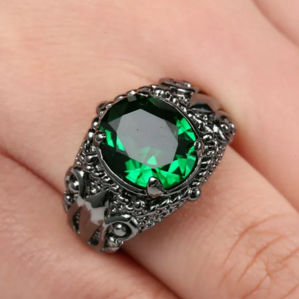 Emerald CZ 10 carat BGF size 7